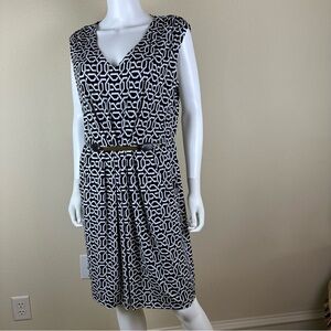 T Tahari Black & White Geometric V-Neck Midi Dress